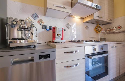 Sant'Alessio Siculo House | Vacation Home "Casa a 100 mt Dal Mare" with Private Balcony, Wi-Fi & A/C