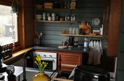 Amelith House | Vacation home Mountainside - Holiday home, shower, WC, 1 bedroom