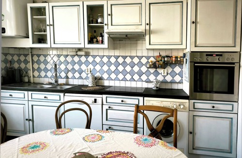 Bas-Vernet House | Vacation home 10 minutes from the beaches, between the sea and the mountains—downtown + garages