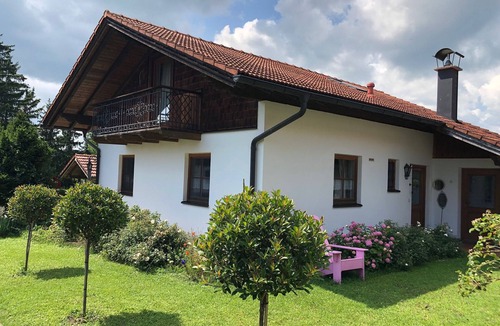 Waging am See House | Vacation home, 3 bedrooms, with garden, lake view, up to 6 persons, 135 sqm