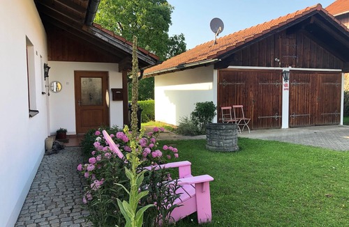 Waging am See House | Vacation home, 3 bedrooms, with garden, lake view, up to 6 persons, 135 sqm
