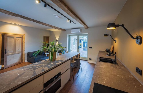 Nuth House | Vacation home * Atmospheric * Luxury * - 3 spacious bedrooms, each with private bathroom