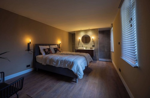 Nuth House | Vacation home * Atmospheric * Luxury * - 3 spacious bedrooms, each with private bathroom