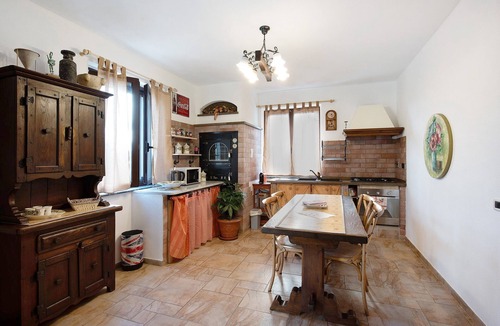 Campomorone House | Vacation Home "Baia Di Campo" with Shared Pool, Private Garden, and Wi-Fi