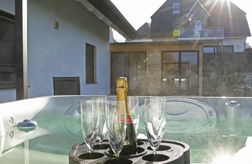 Muritz House | Vacation home directly on the lake, outdoor whirlpool and exclusive 20sqm wellness sauna