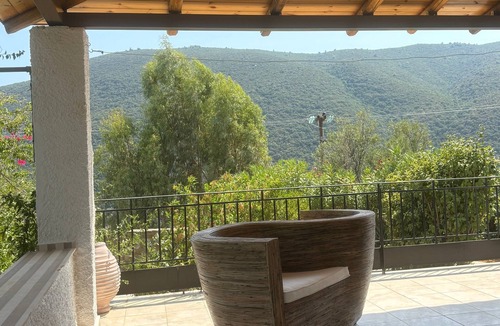 Vasilitsion House | Vacation Home "Divas Gartenhaus" with Sea, Mountain and Village View