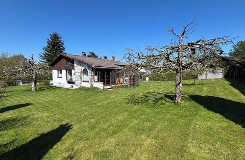 Eresing House | Vacation home for 6 guests - large garden & conservatory