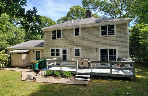 Hyannis House | Vacation home, Hyannisport Cape Cod, near beach, child safe street, 1 acre lot.