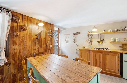 Monesi House | Vacation Home "Il Teccio Di Sandro" with Private Garden & Wi-Fi