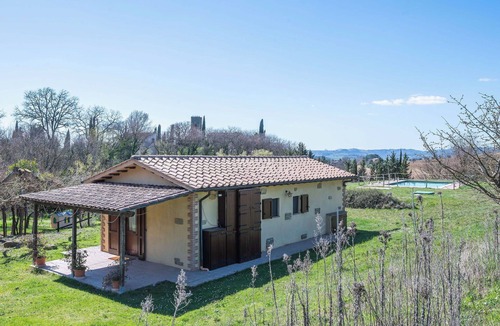 Lidarno House | Vacation Home in Perugia with 3 bedrooms sleeps 7