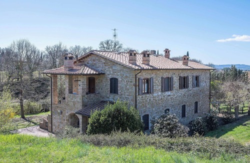 Lidarno House | Vacation Home in Perugia with 3 bedrooms sleeps 7