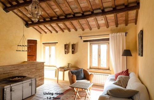 Corinaldo House | Vacation home in the Marche, up to 10 people, WLAN, TV, pool, air conditioning, close to the beach