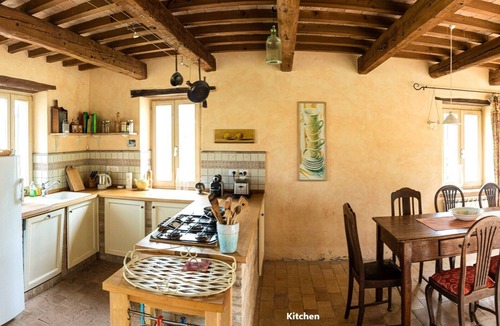 Corinaldo House | Vacation home in the Marche, up to 10 people, WLAN, TV, pool, air conditioning, close to the beach