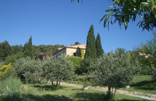 Rustrel Villa | Vacation home in the Luberon with swimming pool and large garden.