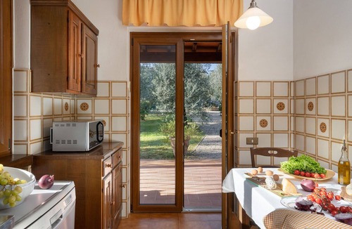 Pergine Valdarno House | Vacation Home in Pergine Valdarno with 3 bedrooms sleeps 6