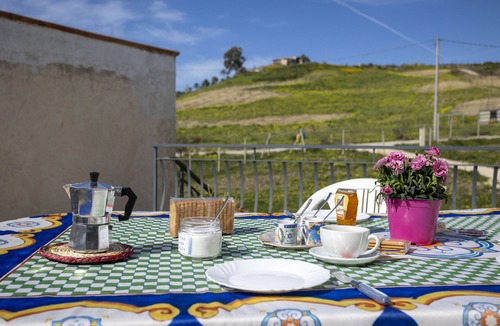 Sciacca House | Vacation Home "La Mansarda Sul Verde" with 2 Private Terraces & Wi-Fi