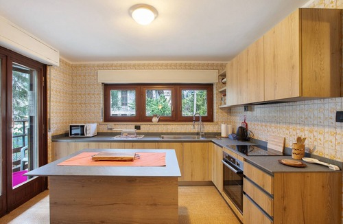 Morgex House | Vacation Home "Maison La Truite" with Mountain View, Private Terrace & 4 Balconies