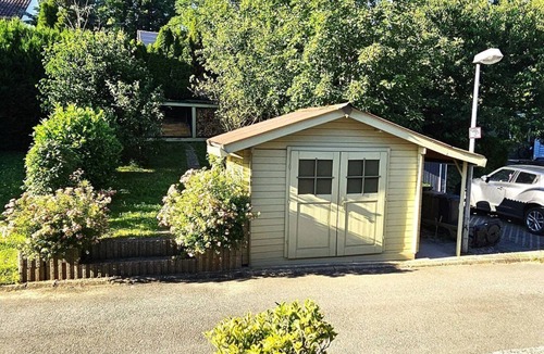 Bad Sobernheim House | Vacation home Nahetal - Holiday home, shower and bath, WC, 3 bedrooms