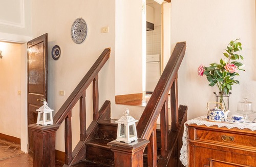 Lucignano House | Vacation Home "Residenza D'Epoca Alcova" with Shared Pool, Shared Garden & Wi-Fi