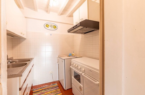 Lucignano House | Vacation Home "Residenza D'Epoca Alcova" with Shared Pool, Shared Garden & Wi-Fi