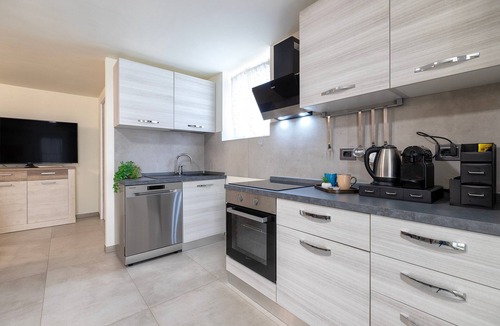 Lido House | Vacation Home 'Rosa dei Venti 2' with Terrace & Wi-Fi