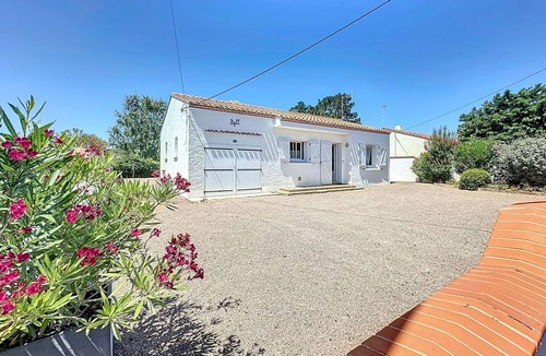 Tharon-Plage House | Vacation home Ryff by Interhome