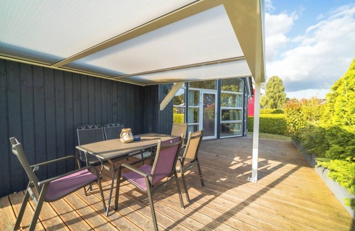 Dummer House | Vacation home Seebrise with sauna, fireplace & rowing boat and beach directly on the Dümmer See.