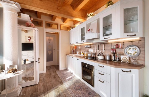 Perledo House | Vacation Home "Summer and Winter" with Lake View, Private Heated Indoor Pool & Wi-Fi
