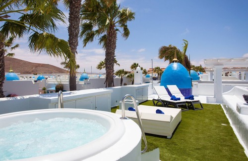 Geafond Villa | Vacation Home "Villa 82" with Mountain View, Pool & Wi-Fi