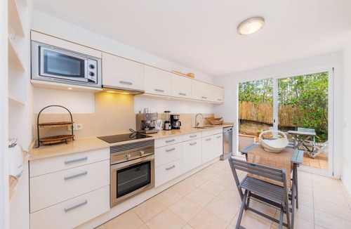 Provensals House | Vacation Home Villa Cala Padri with Pool, Wi-Fi, A/C, Terrace & Garden