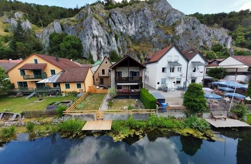 Essing Apartment | Vacation home with 3 bedrooms directly on the river