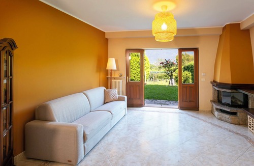 Brezzo di Bedero House | Vacation home with large garden and barbecue