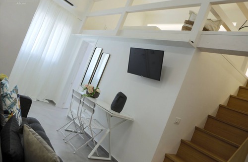 Terrasini House | VACATION HOME WITHIN WALKING DISTANCE