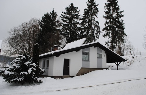Uhrde House | Vacation in a quiet location.