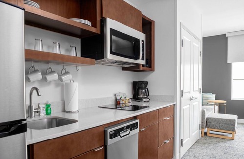 Clearwater Hotel | Vacation is Calling! Free Breakfast, Free Parking, Pet-friendly Property, Pool