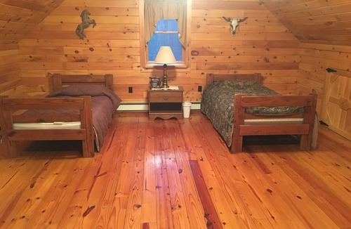 Hopewell Cabin | Vacation Lodge ,Near Raystown Lake and Historical Bedford