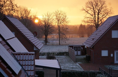 Tannenhausen House | Vacation semi-detached house Tannenhuuske at the bathing lake Aurich-Tannenhausen East Frisia