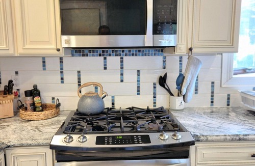 New London House | Vacation Starts Now! Pet friendly, beach fun 5 min away!