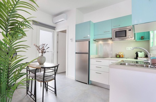 Triquivijate Apartment | Vacation Studio 'Maresia - Estudio Con Terraza' with Private Terrace and Wi-Fi