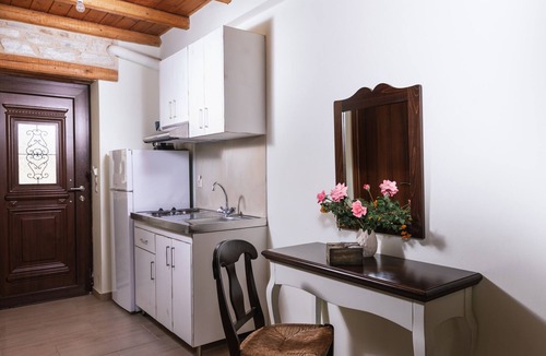 Lentas Apartment | Vacation studios built of natural stone in a peaceful, breathtaking landscape!