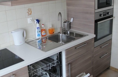 Pernes-les-Fontaines House | Vacation villa in quiet neighborhood near town center