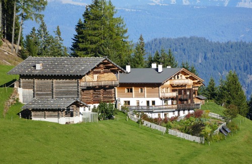 Ultimo Apartment | Vacations on the mountain farm in Ultental Valley in the Anna vacation apartment