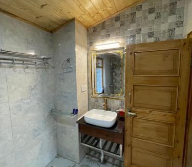 Patnitop Bed & Breakfast | Vacay Datcha 1 double room