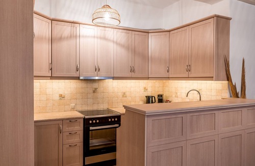 Firostefani Apartment | Vacay Suites