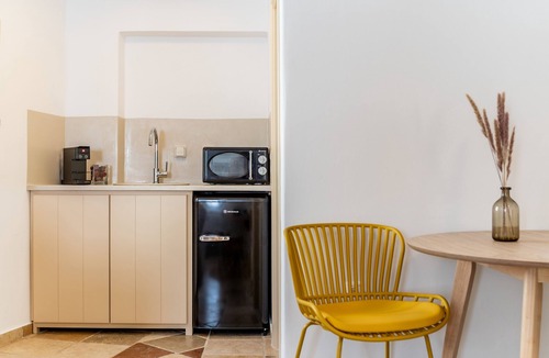Firostefani Apartment | Vacay Suites