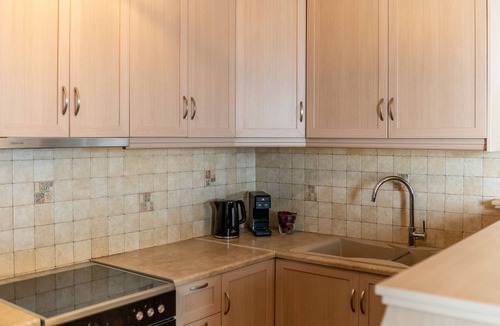 Firostefani Apartment | Vacay Suites