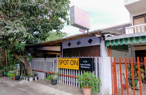 Malang Hotel | Vaccinated Staff - SPOT ON 1716 Lada Family Residence Syariah