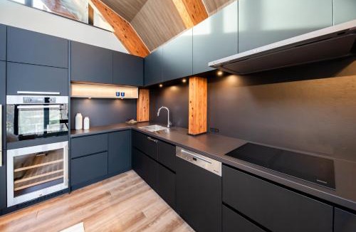 Hirafu House | Vader