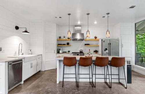 Broken Bow House | VailsBluff Hideaway - Romantic Winter Escape - Hot Tub - Fireplace