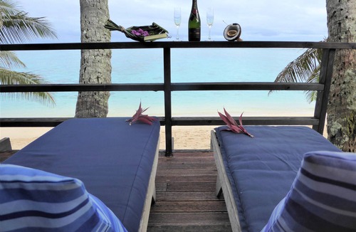 Tapere of Vaimaanga House | Vaka Tai - So Popular as 'on the beach' as you can get with Air Con & Free WIFI!